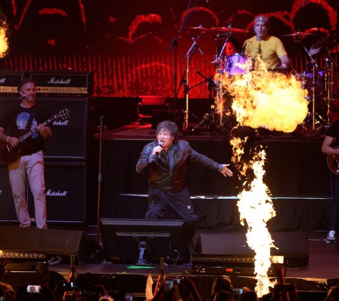 El Gobierno busca dejar atrás el "Caso Espert" con un show musical y el dilema judicial por las boletas